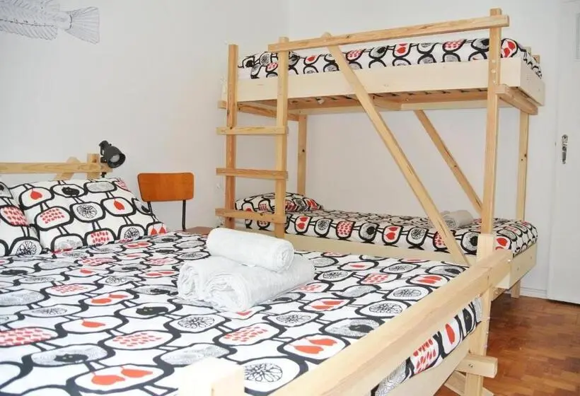 Standard Neljän Hengen Huone Jaettu Kylpyhuone, Nazaré Hostel Rooms & Dorms