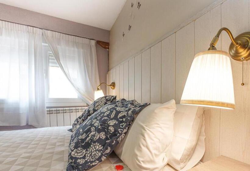 اتاق استاندارد با سرویس بهداشتی مشترک, Pensión Úbeda