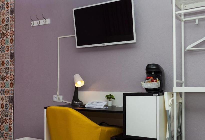 اتاق خانوادگی, Pensión Úbeda