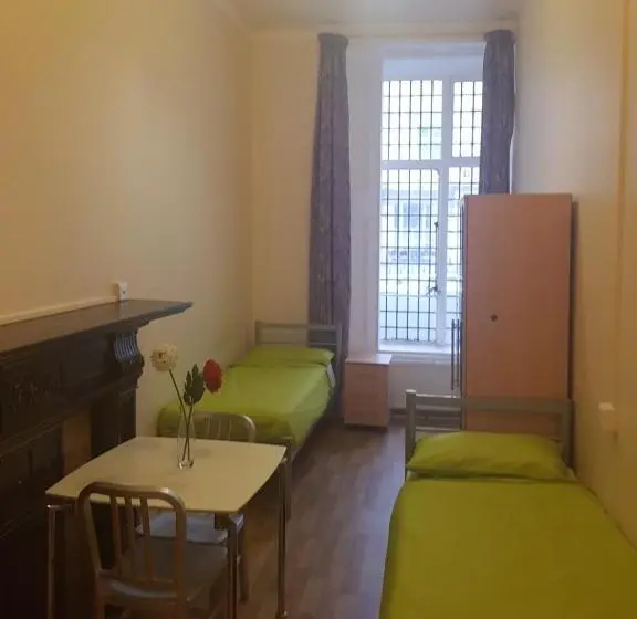 اتاق استاندارد با سرویس بهداشتی مشترک, Sandeman Allen Hostel