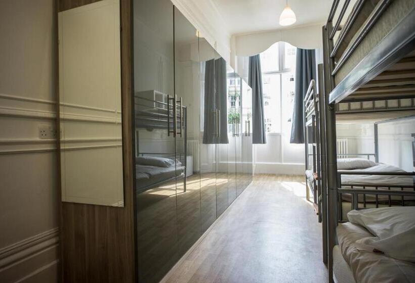 اتاق استاندارد چهارنفره با سرویس بهداشتی مشترک, Sandeman Allen Hostel