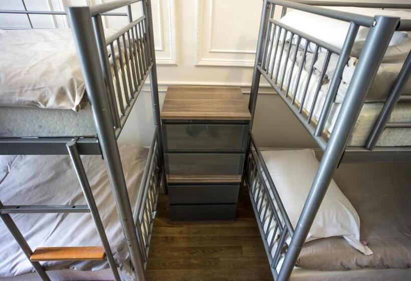 اتاق استاندارد چهارنفره با سرویس بهداشتی مشترک, Sandeman Allen Hostel