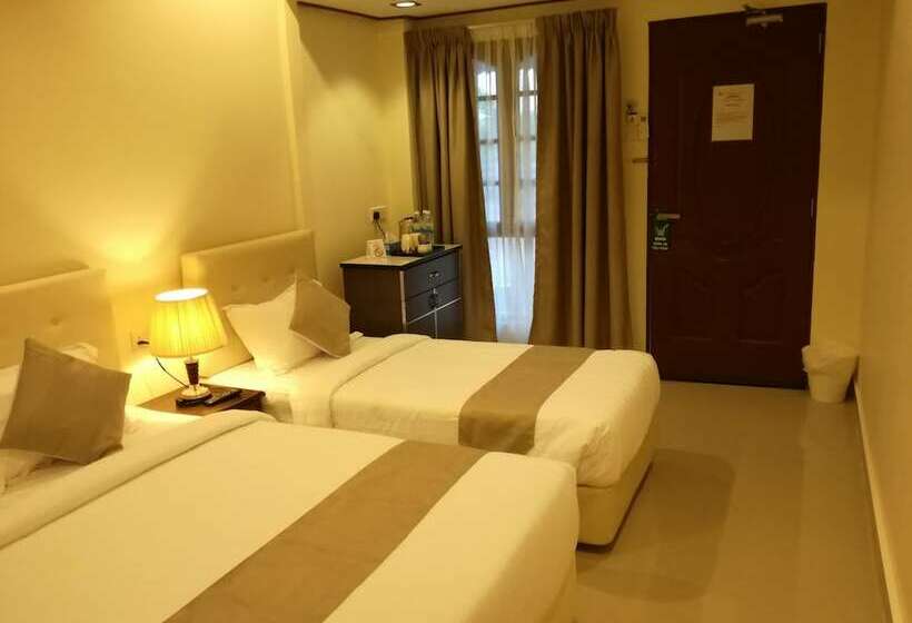 디럭스 트리플 룸, Al Safina Kijal Beach Resort