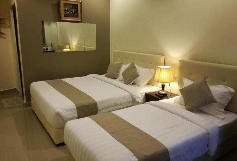 디럭스 트리플 룸, Al Safina Kijal Beach Resort