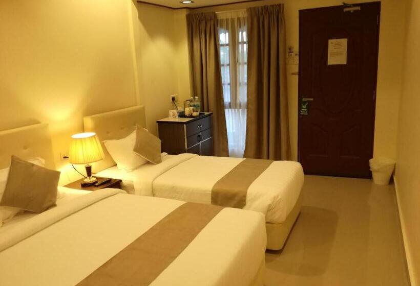 디럭스 트리플 룸, Al Safina Kijal Beach Resort