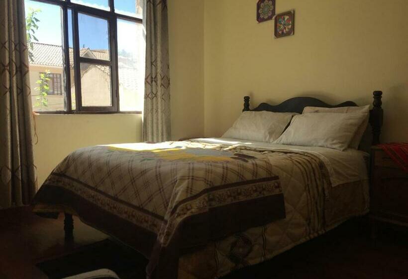 اتاق استاندارد, Spanish Friends