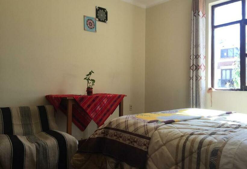 اتاق استاندارد, Spanish Friends