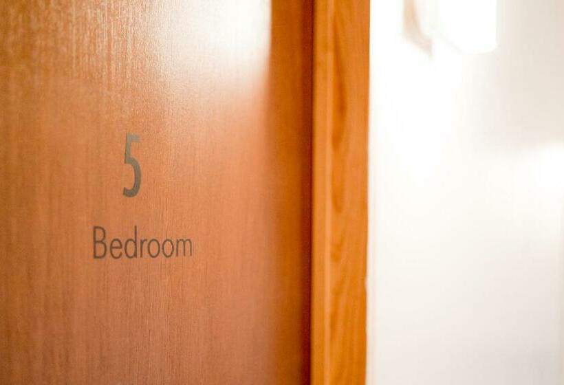 חדר אקונומי יחיד, Fan! Aburatsu