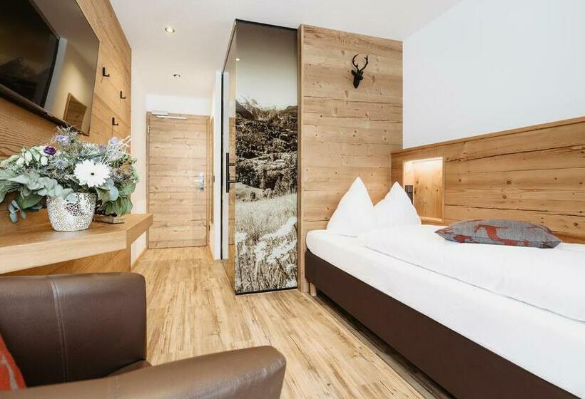 חדר סטנדרט יחיד עם מרפסת, Embacher Sport