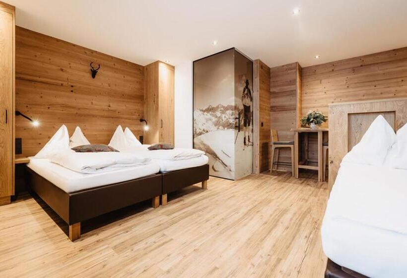 חדר בסיסי לשלושה, Embacher Sport