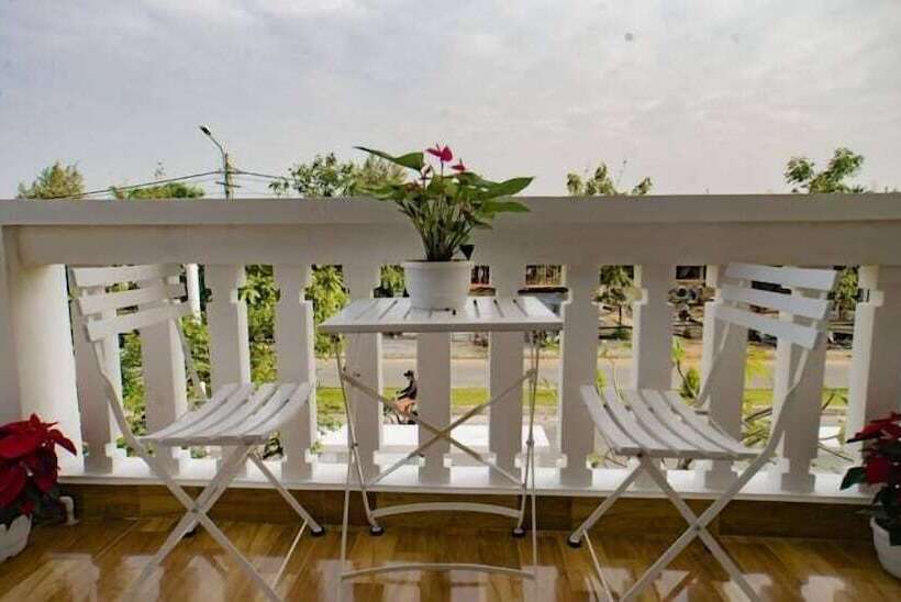 اتاق استاندارد با بالکن, Fullhouse Hoian