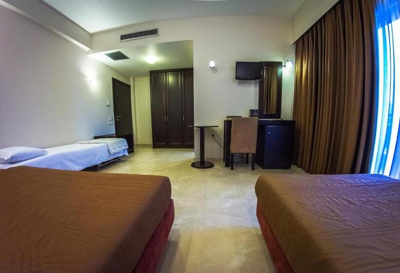 اتاق استاندارد چهار تخته, Giotis Boutique