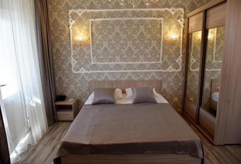 اتاق استاندارد, Gloria