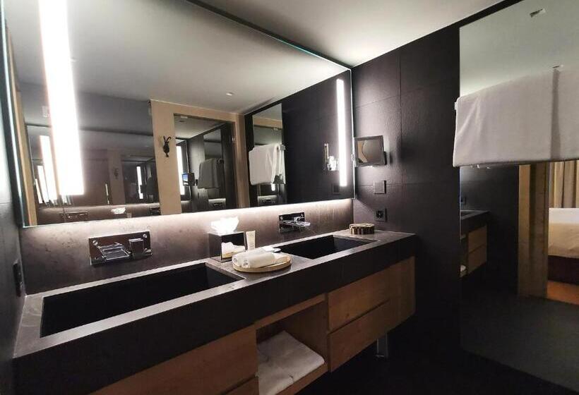 جناح سوبيريور, Hôtel De Rougemont & Spa