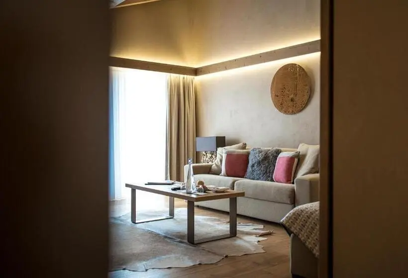 山の見えるジュニアスイート, Hôtel De Rougemont & Spa