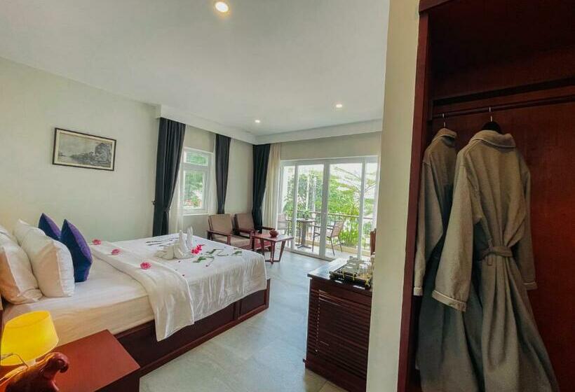 标准工作室带阳台, Indra Angkor Residence