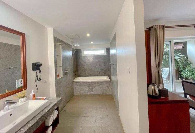 带大床的套房, Indra Angkor Residence