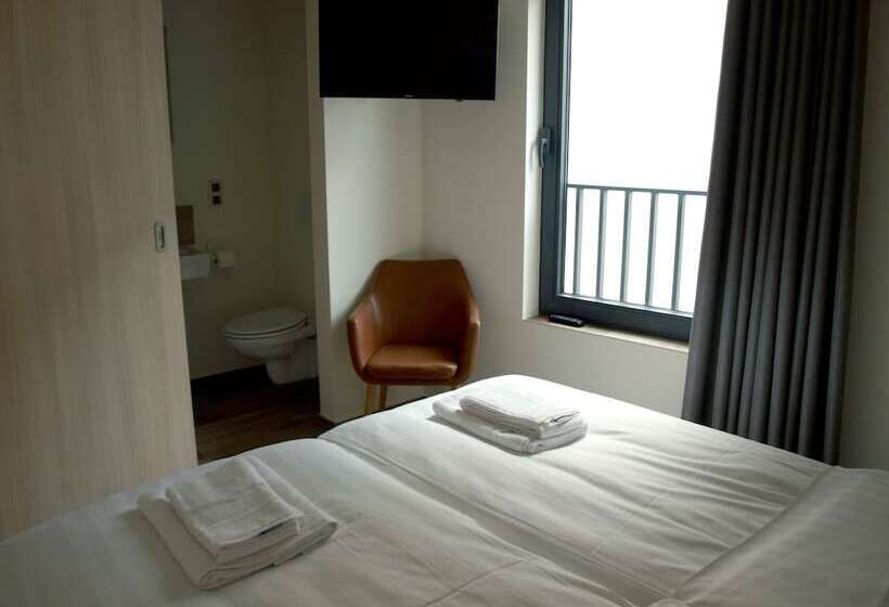 スタンダードルーム, Ladeuze