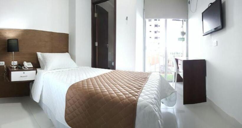 اتاق استاندارد یک تخته با بالکن, Plaza 24