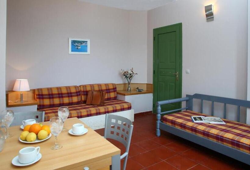 海の見える１ベッドルームアパートメント, Scorpios