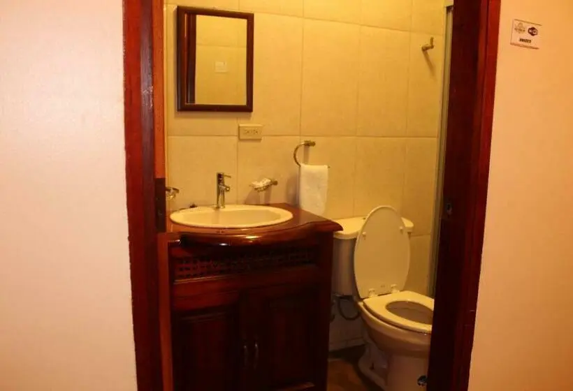 Basic Kolmen Hengen Huone, Boquete Town Hostal