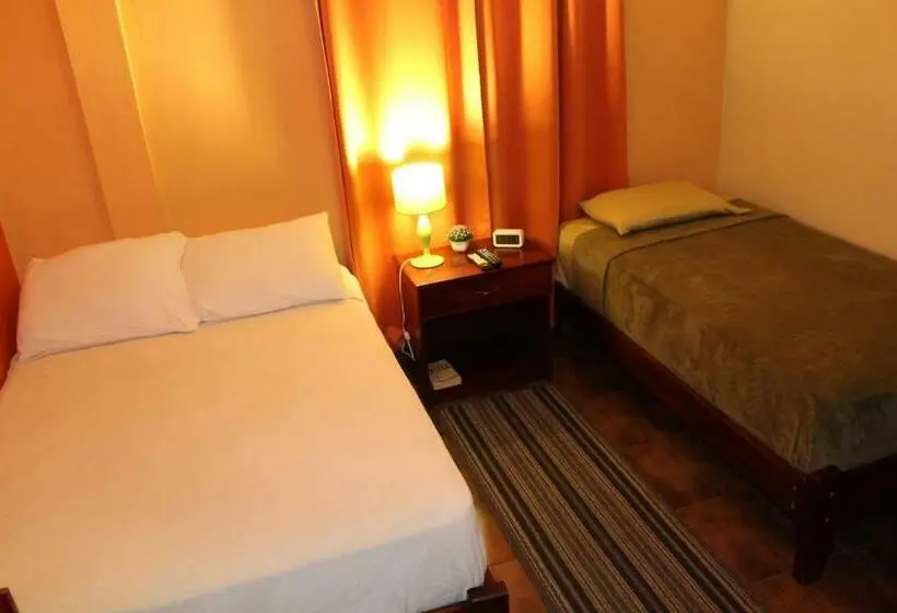 Basic Kolmen Hengen Huone, Boquete Town Hostal
