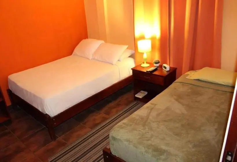 Basic Kolmen Hengen Huone, Boquete Town Hostal