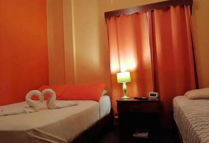 Basic Kolmen Hengen Huone, Boquete Town Hostal