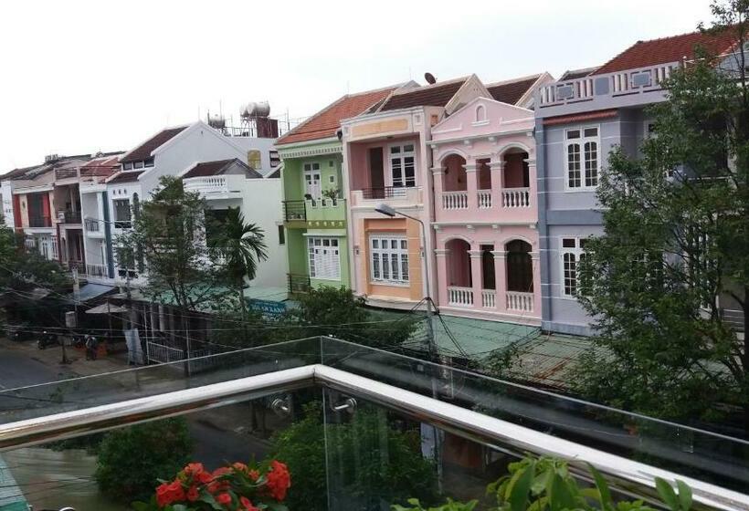 اتاق لوکس با بالکن, House 579 Hai Ba Trung