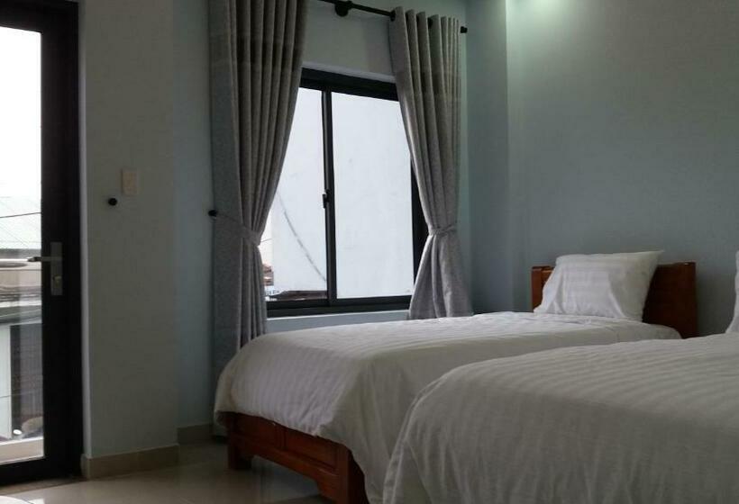 اتاق لوکس با بالکن, House 579 Hai Ba Trung