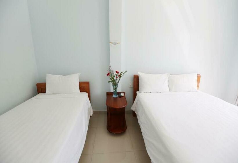 اتاق لوکس با بالکن, House 579 Hai Ba Trung