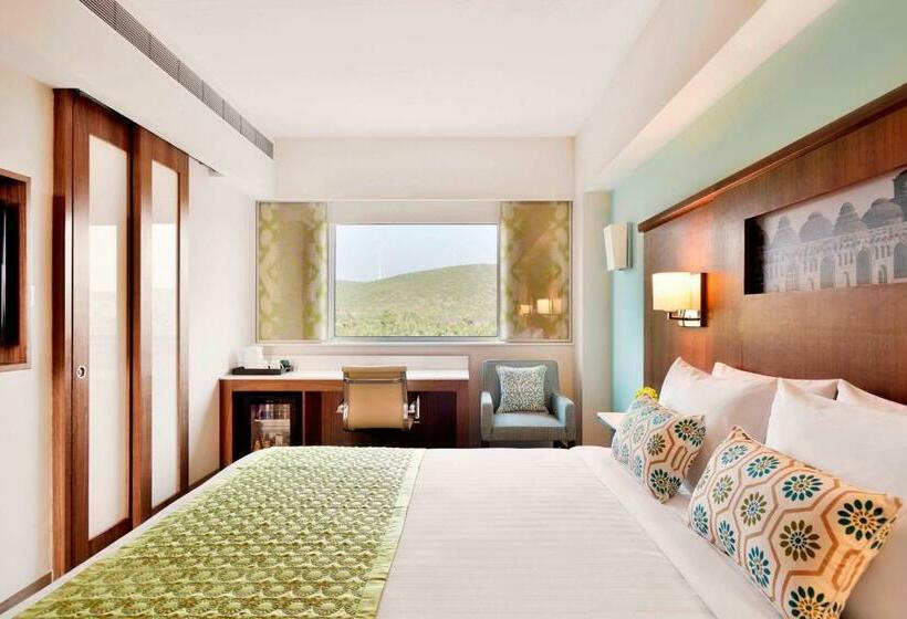 غرفة قياسية سرير ملكى, Fairfield By Marriott Belagavi