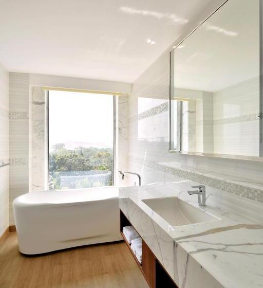 جناح, Fairfield By Marriott Belagavi