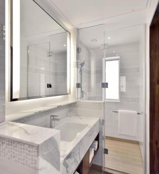 غرفة قياسية سرير ملكى, Fairfield By Marriott Belagavi