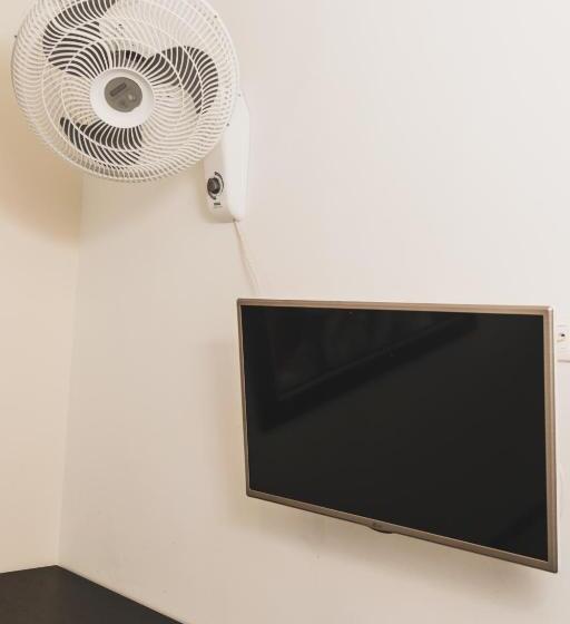 غرفة قياسية ثلاثية, Manantial