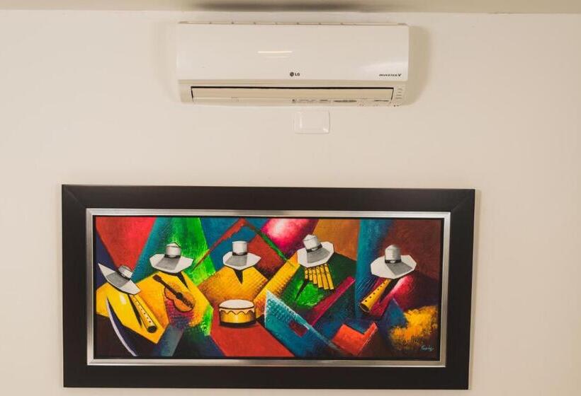 غرفة قياسية رباعية, Manantial