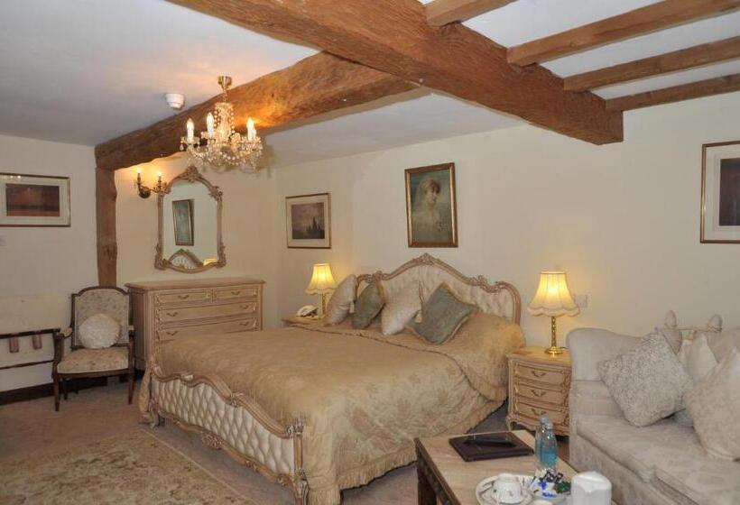 غرفة سوبيريور, The Inglenook