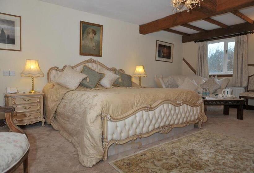 غرفة سوبيريور, The Inglenook