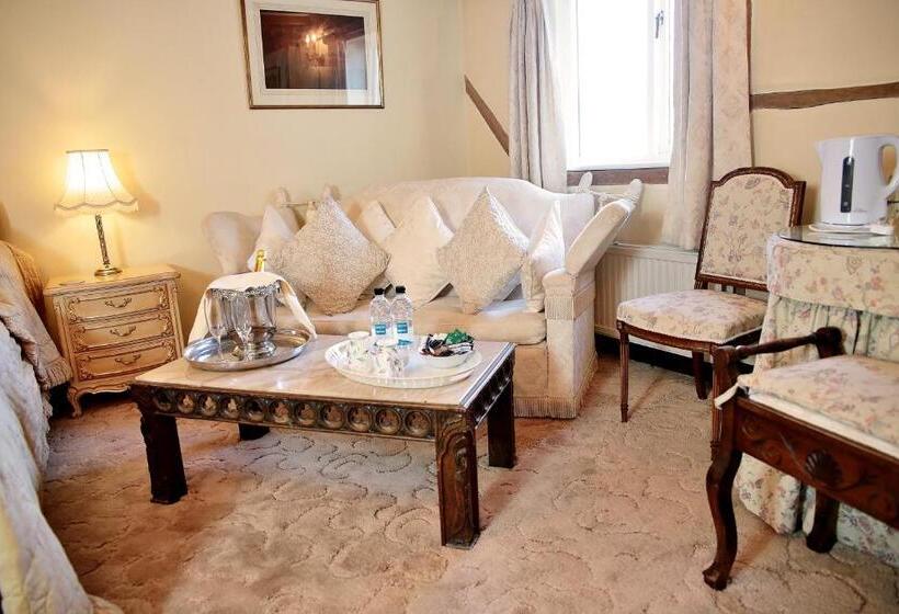 غرفة سوبيريور, The Inglenook