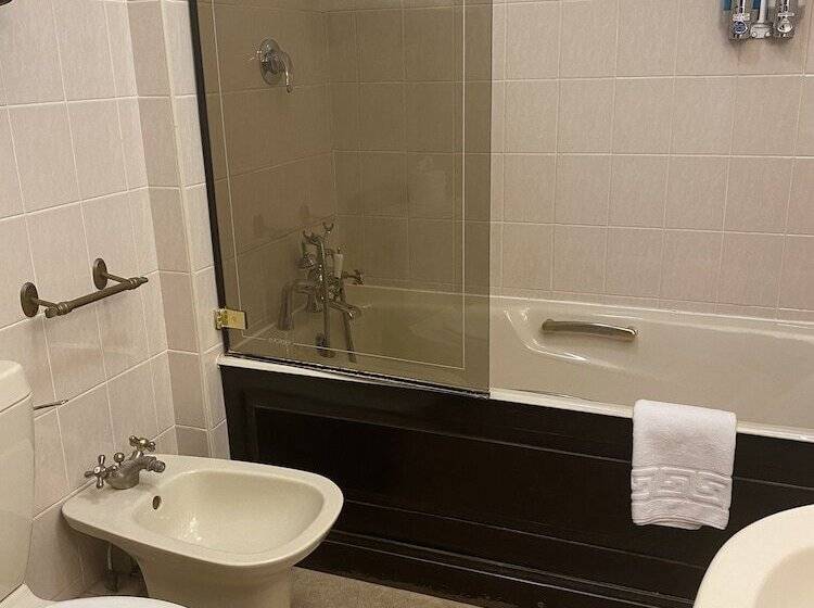 חדר סטנדרט, The Inglenook