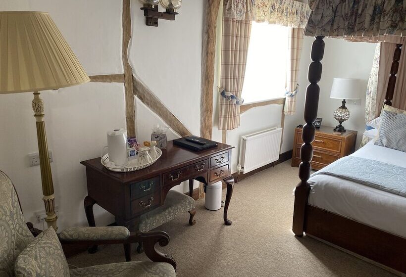 غرفة سوبيريور, The Inglenook