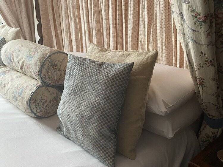 غرفة سوبيريور, The Inglenook