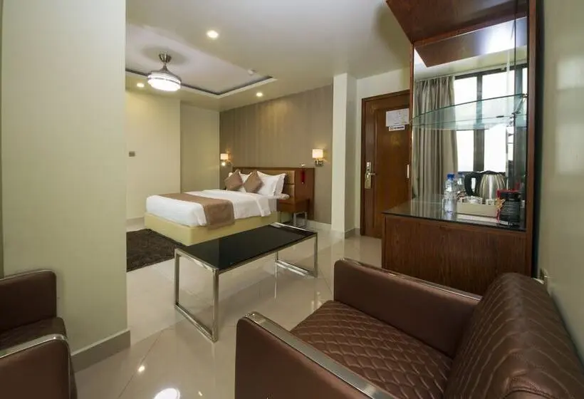 سوئیت برای معلولان, Unima Grand