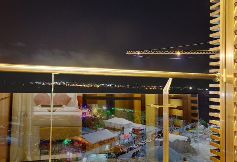 سوئیت برای معلولان, Unima Grand