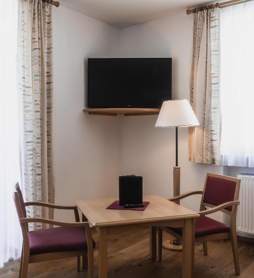 جناح, Villa Waldheim