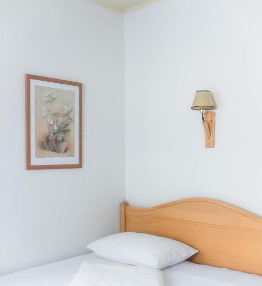 جناح, Villa Waldheim