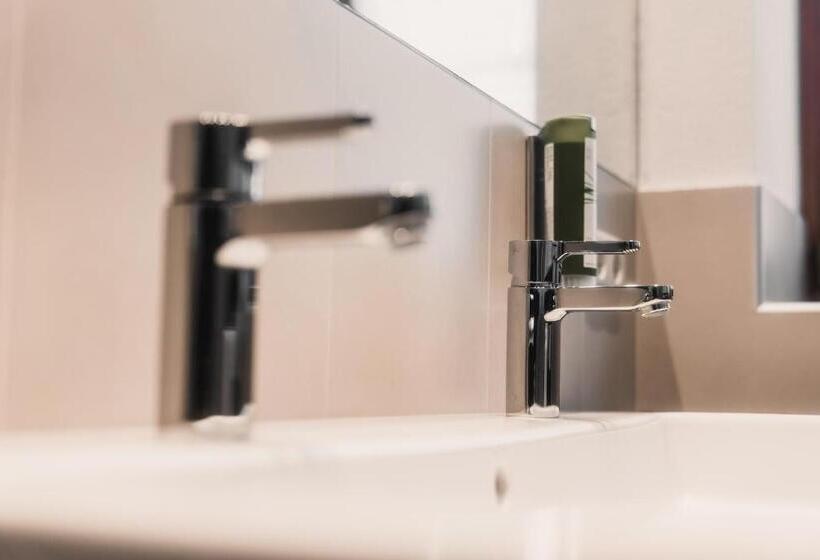 جناح مزود بتراس, Villa Waldheim