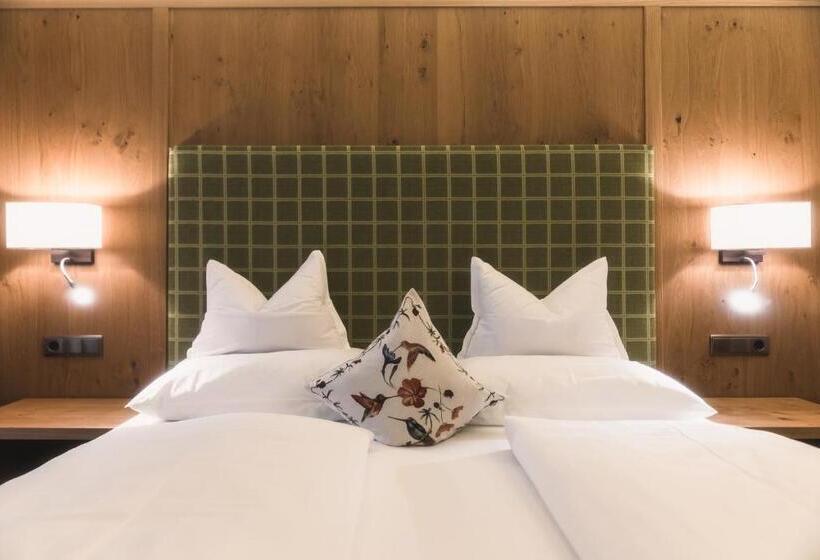 جناح مزود بتراس, Villa Waldheim