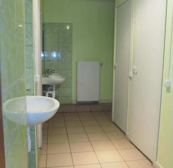 اتاق چهار تخته با دستشویی مشترک, Hostelis Laurita