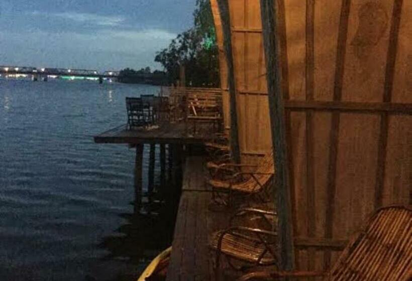 غرفة قياسية مطلّة علي البحيرة, Bamboo Bungalow